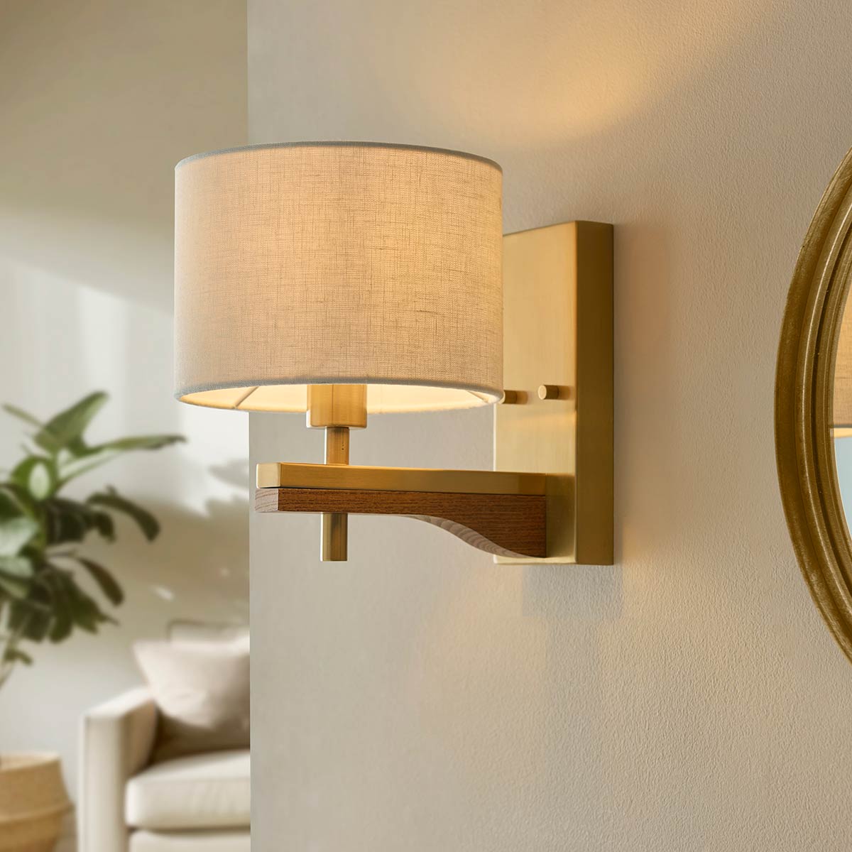 Heathcliff Single Wall Light in Aged Brass and Wood