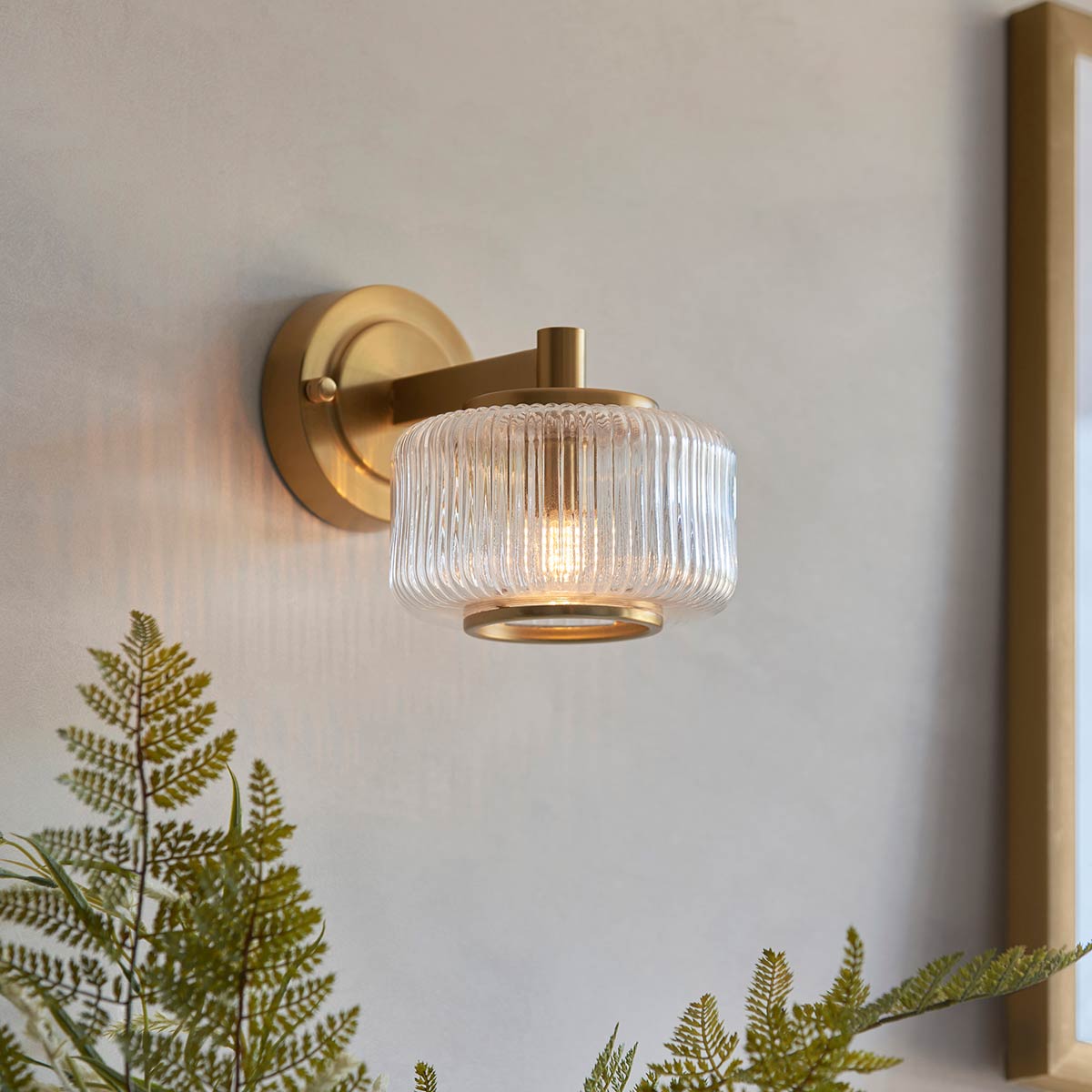Stamford Single Wall Light in Aged Brass with Ribbed Glass