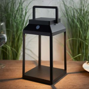 Linterna medium solar outdoor table lamp in black on outdoor table
