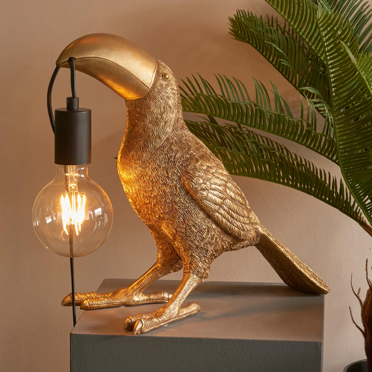Toucan 1 Light Detailed Resin Bird Table Lamp Vintage Gold Finish